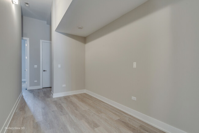 Building Photo - 2740 W Chicago Ave