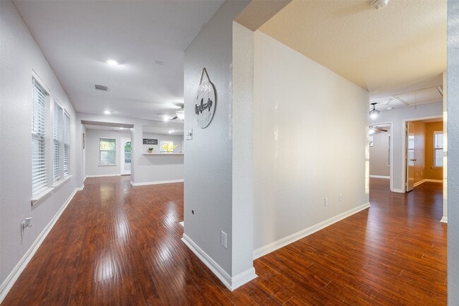 Building Photo - 15823 Kings Cypress Ln