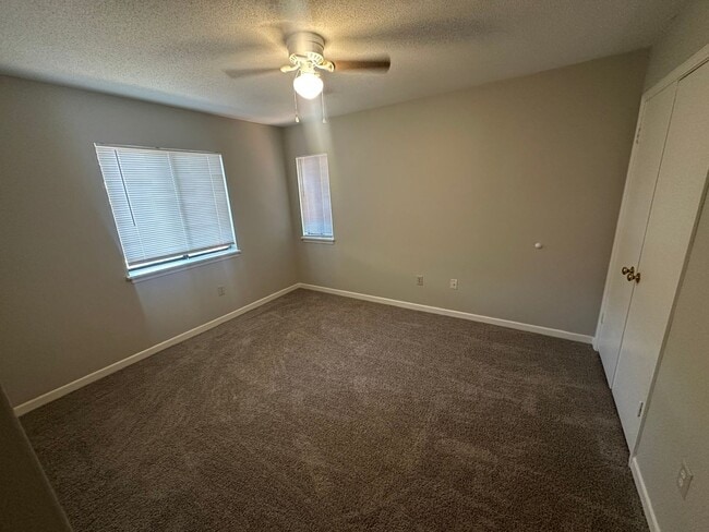 Building Photo - 1522 Parkway