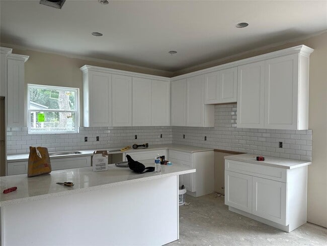 Building Photo - 6324 Sayers St