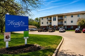 Building Photo - 649 Parkwild Dr
