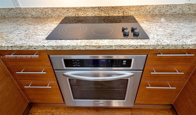 Building Photo - 2641 N Flamingo Rd