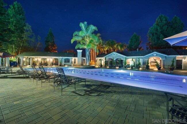 Building Photo - 5329 Ruette De Mer