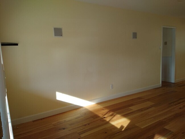 Building Photo - University Hills  Adorable 2 Bed 1 Bath Home with HUGE Fenced Yard, Central Air/Heat, Garage and ...