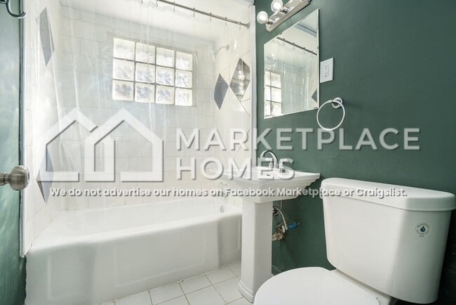 Building Photo - 717 Kalb St SE