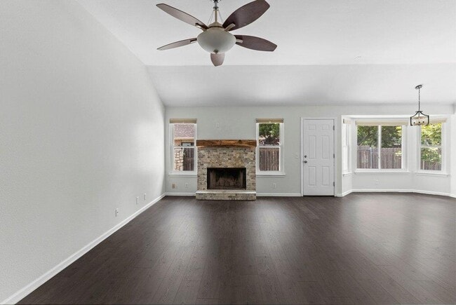 Building Photo - 13213 Villa Park Dr