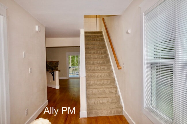 Building Photo - 1 Kanawha Ct