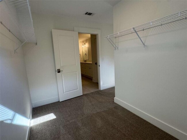 Building Photo - 2442 Mills Bend