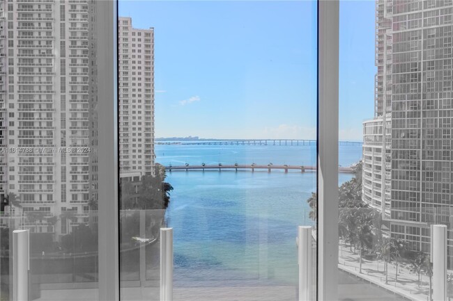 Building Photo - 300 Biscayne Blvd Way