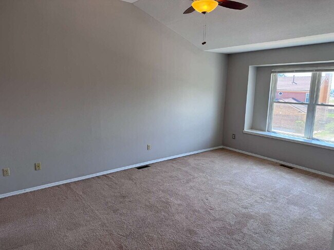 Building Photo - 5-Bedroom Home in D12 with Open Space View...