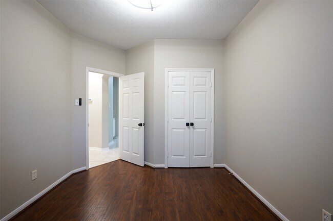 Building Photo - 105 N Holly Laurel Cir