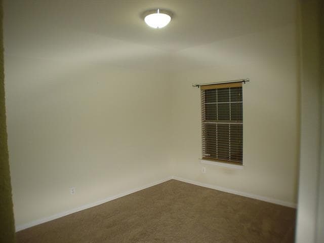 Building Photo - 209 Bird Creek Dr