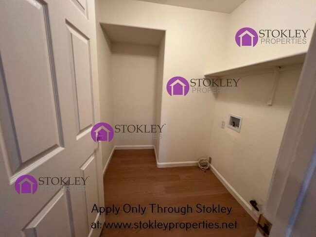 Building Photo - 1 Addison Ct