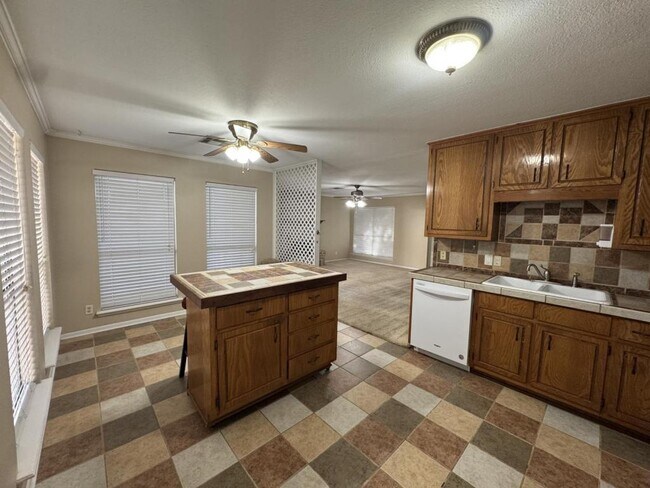 Building Photo - 104 Ridgewood Dr