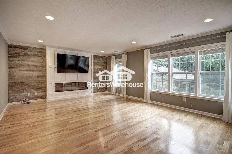 Building Photo - 3460 Liberty Ln