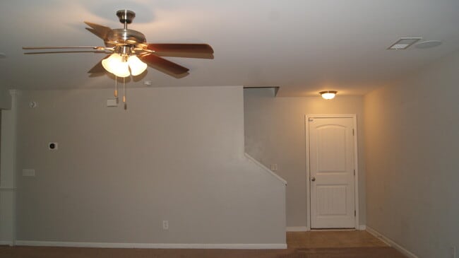 Building Photo - 375 Niblick Dr