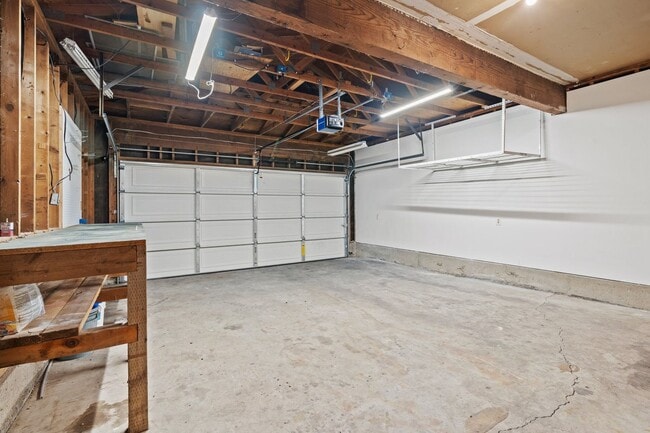 Building Photo - Rambler in Port Orchard with Fenced Yard