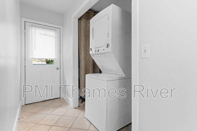 Building Photo - 33 Lodus Ct