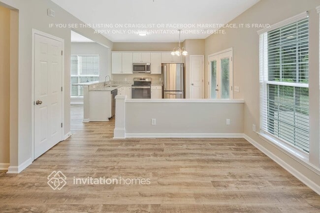 Building Photo - 10437 Roundleaf Dr