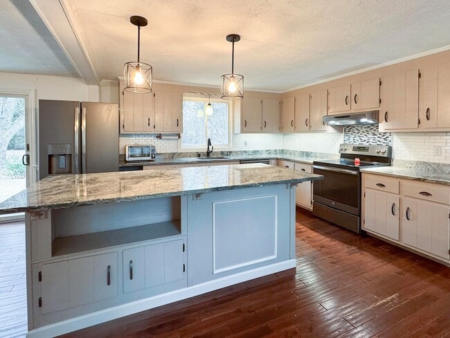 Building Photo - 33 Green House Rd