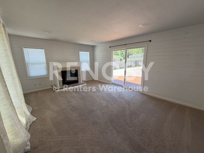 Building Photo - Availablae July 1st 4 Bedroom 2 Bath Single Family Home in Rochester
