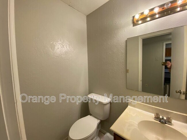 Building Photo - 1108 Tiger Blvd