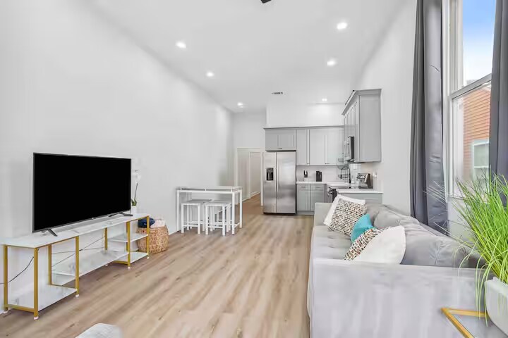 Building Photo - 1745 N Rocheblave St