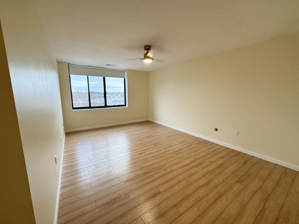 Building Photo - 1004 Paradise Rd