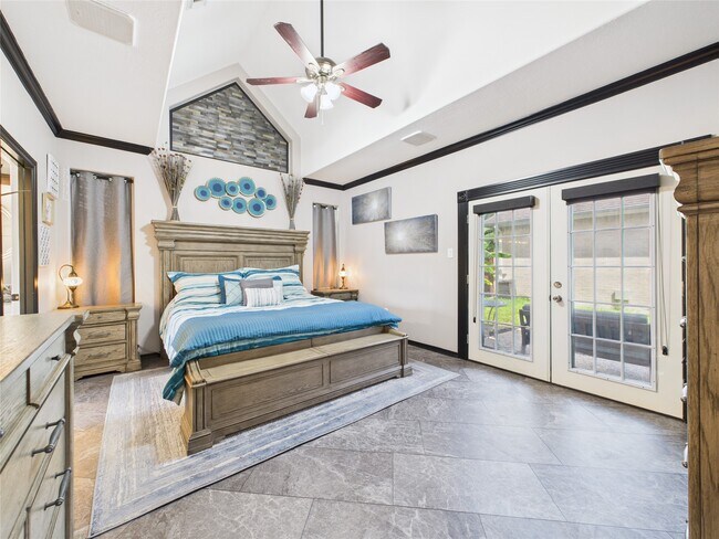 Building Photo - 203 Las Brisas St