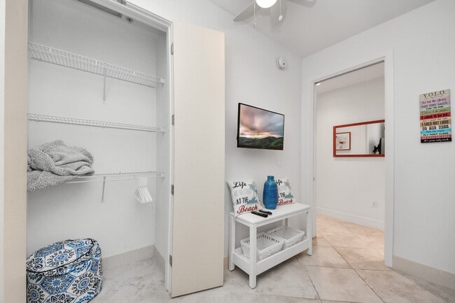 Building Photo - 10327 Termini-San Luis Pass Rd