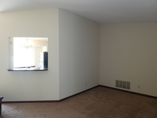 Building Photo - 3 Bed 1.5 Bath Home Off Of Mexico Gravel Road