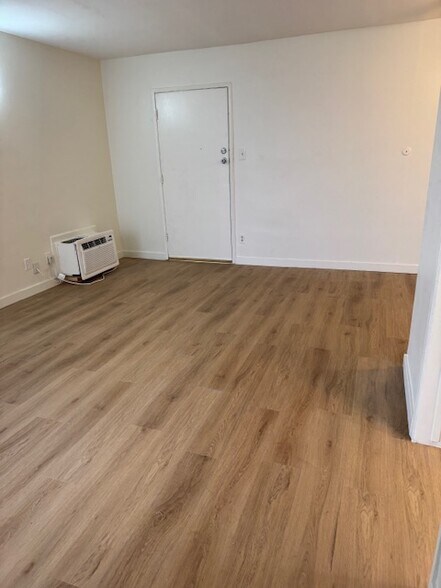 Building Photo - 13401 Victory Blvd