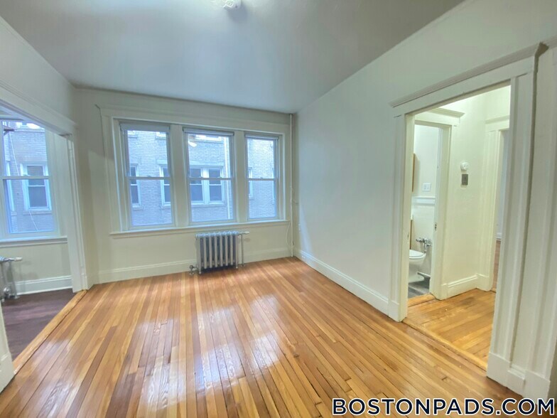 Building Photo - 1167 Boylston St
