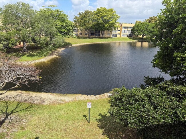 Building Photo - 5851 NW 62nd Ave