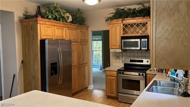 Building Photo - 325 Moccasin Trail