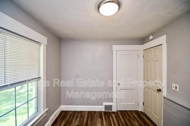 Building Photo - 1438 34th St NW