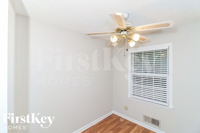 Building Photo - 1570 Sprayberry Dr