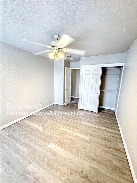 Building Photo - 1021 Evans Ct