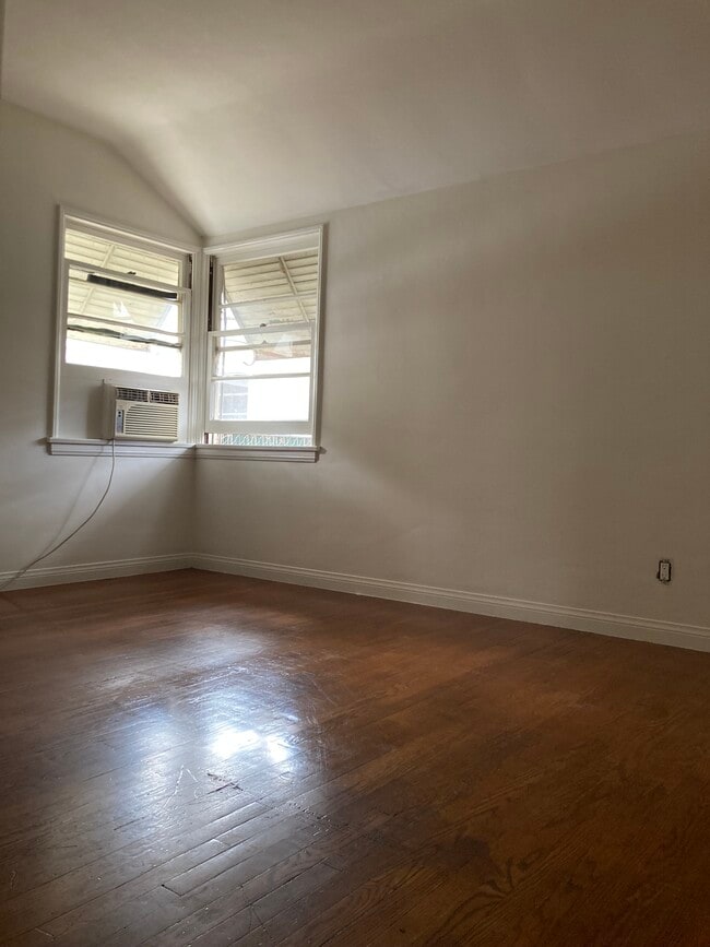 Building Photo - 11474 Cumpston St