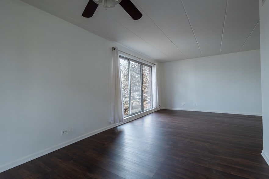 Building Photo - 10241 Central Ave