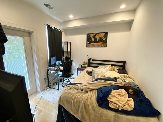 Building Photo - 40 Washburn St