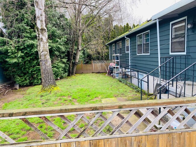 Building Photo - Inner SE Cool and Comfort