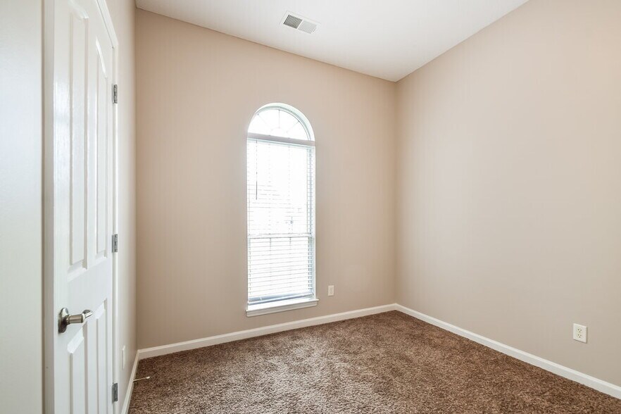 Building Photo - 8359 Olivia Ln