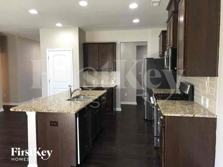 Building Photo - 6022 Durango Way