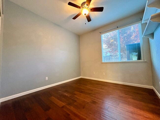 Building Photo - Beautiful 4 Bedroom with a large Pool! Located in Roseville close to a park!