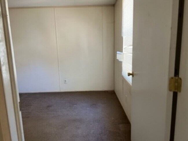 Building Photo - For Lease - 7100 Airline #708 - Midland, TX