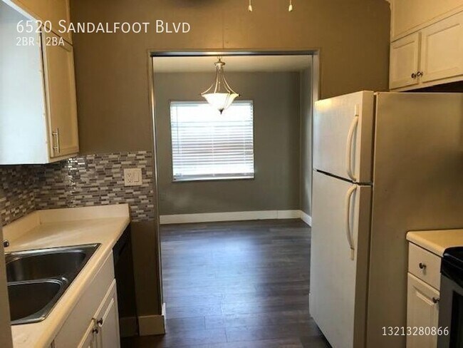 Building Photo - 6520 Sandalfoot Blvd