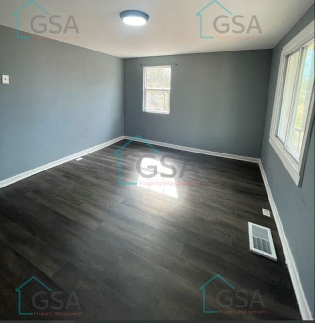 Building Photo - 2 Bedroom 1 Bath MOVE IN SPECIAL 1/2 OFF FIRST MONTH'S RENT