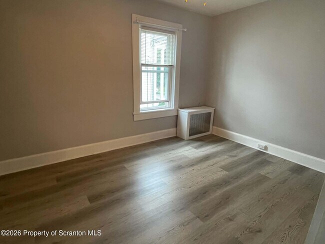 Building Photo - 966 Ridge Ave