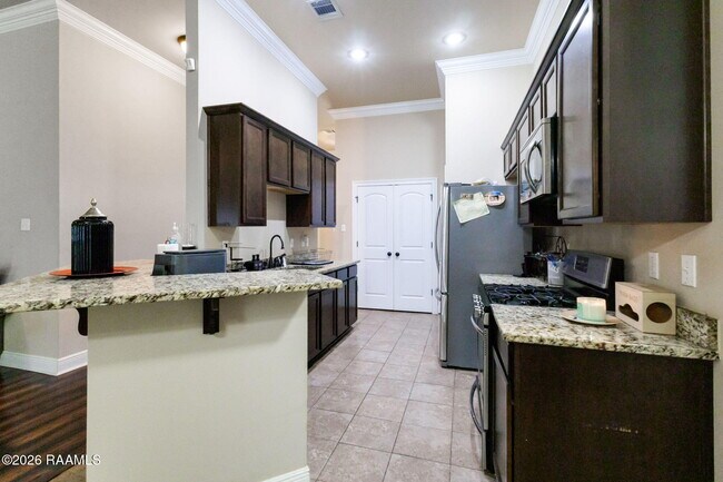 Building Photo - 114 Clover Leaf Dr